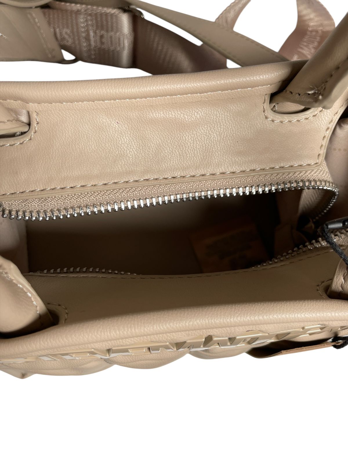 Bolsa Steve Madden con Diseño Acolchado - Correas Ajustables